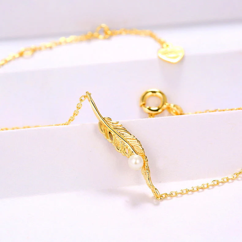 Feather Pearl Bracelet