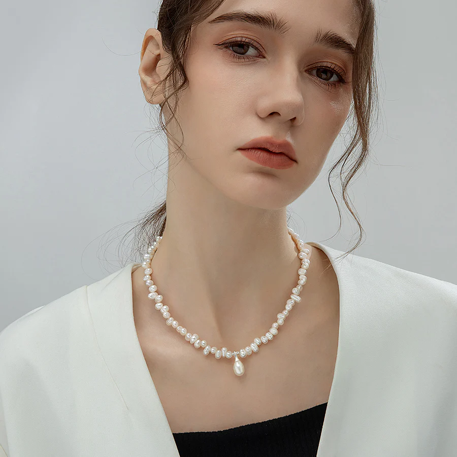 Baroque Teardrop Pendant Freshwater Pearl Necklace