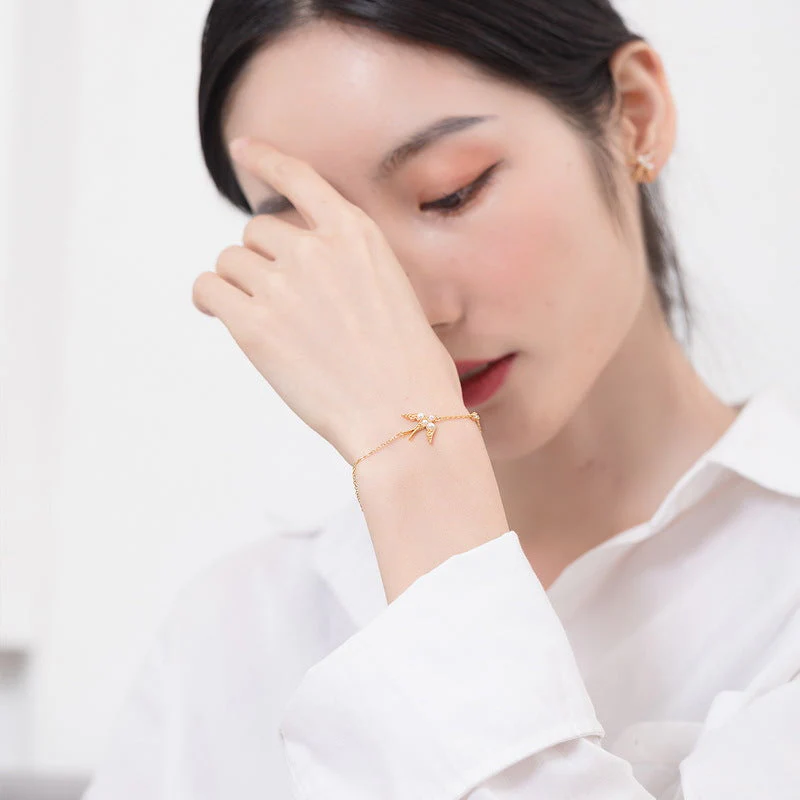 Dove Vintage Pearl Bracelet