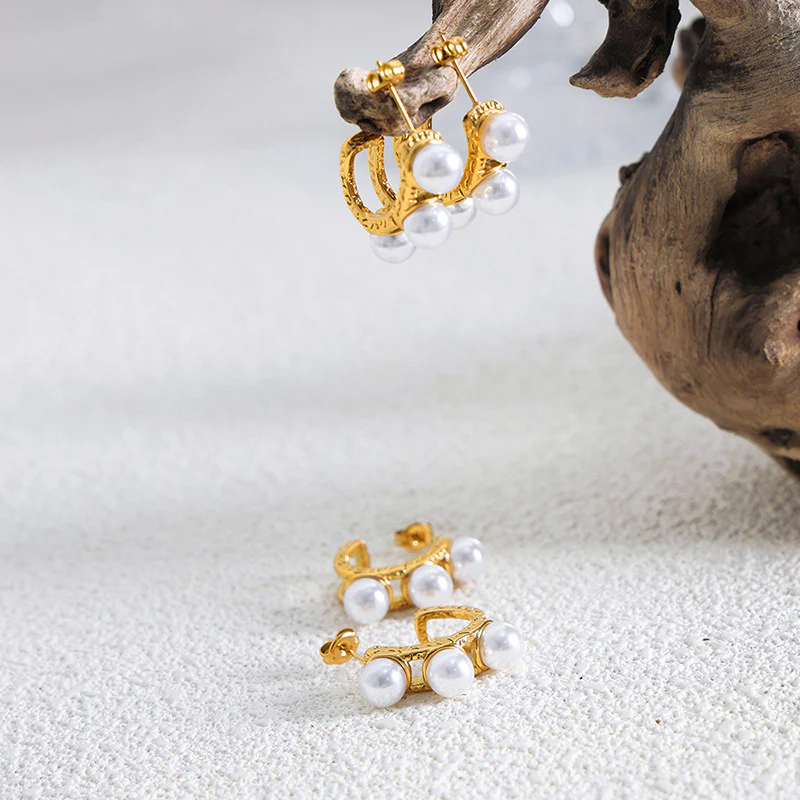 Hollow C Shape Three Pearls Earring
