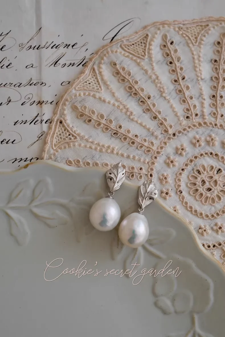 【Monet Garden Collection】 Handmade Leaf Teardrop Baroque Pearl Earrings