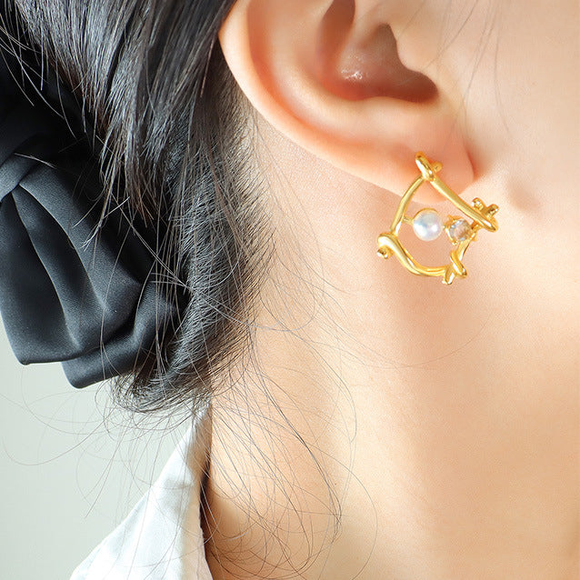 Chic Geometric Diamond and Pearl Earrings