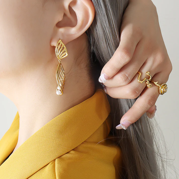 Tassel Butterfly Wings Inlay Pearl Earring