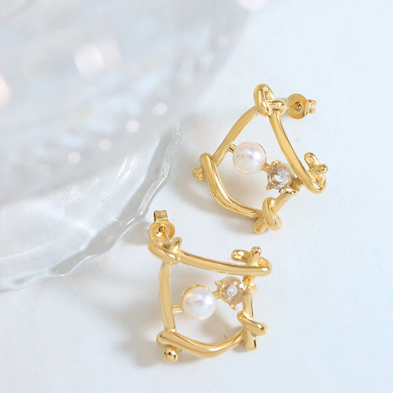 Chic Geometric Diamond and Pearl Earrings