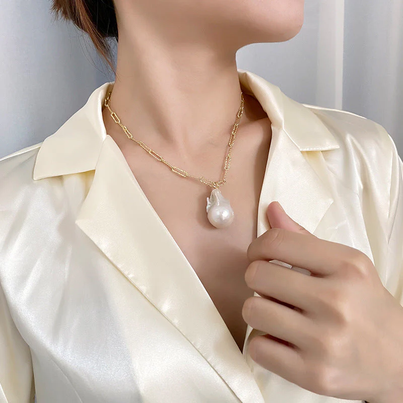 Large Baroque Pearl Pendant Necklace
