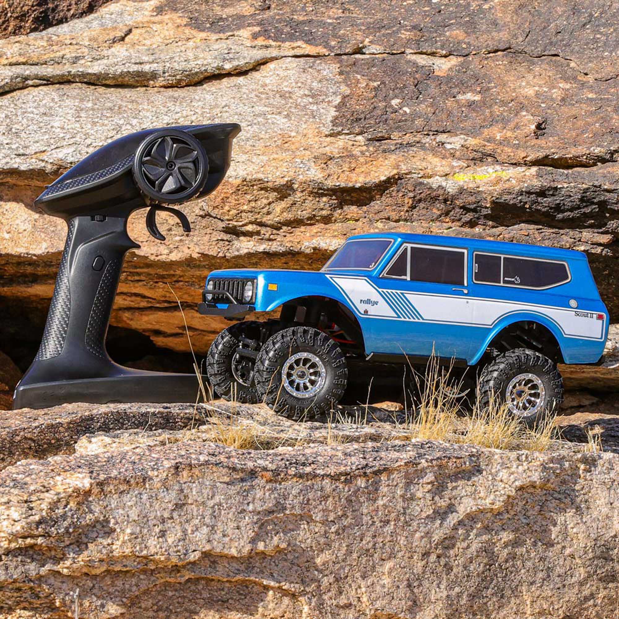 Redcat Racing 1/18 Ascent-18 International Scout II 4x4 Rock Crawler RTR, Blue