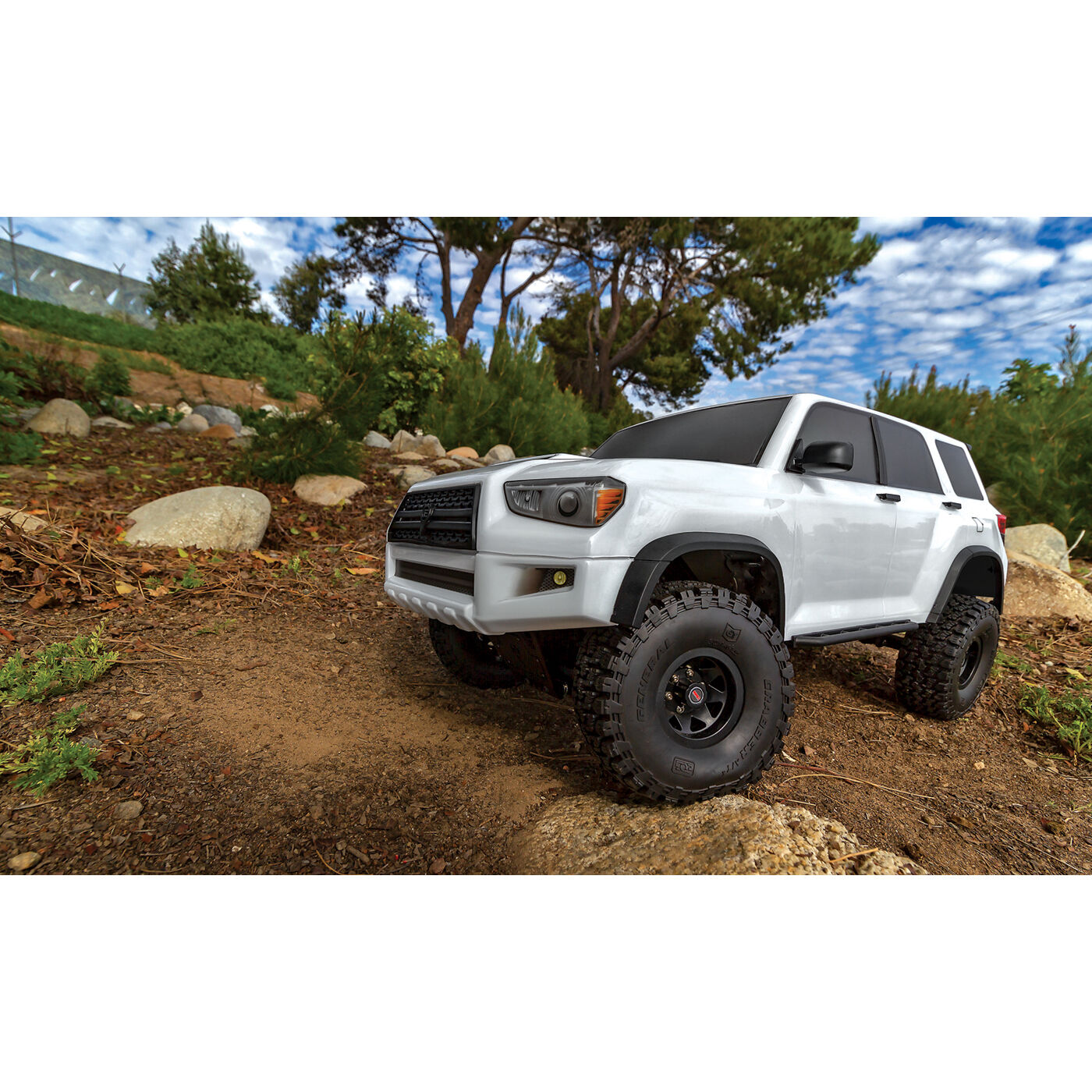 Team Associated 1/10 Enduro Trail Truck, Trailrunner 4X4 RTR, White