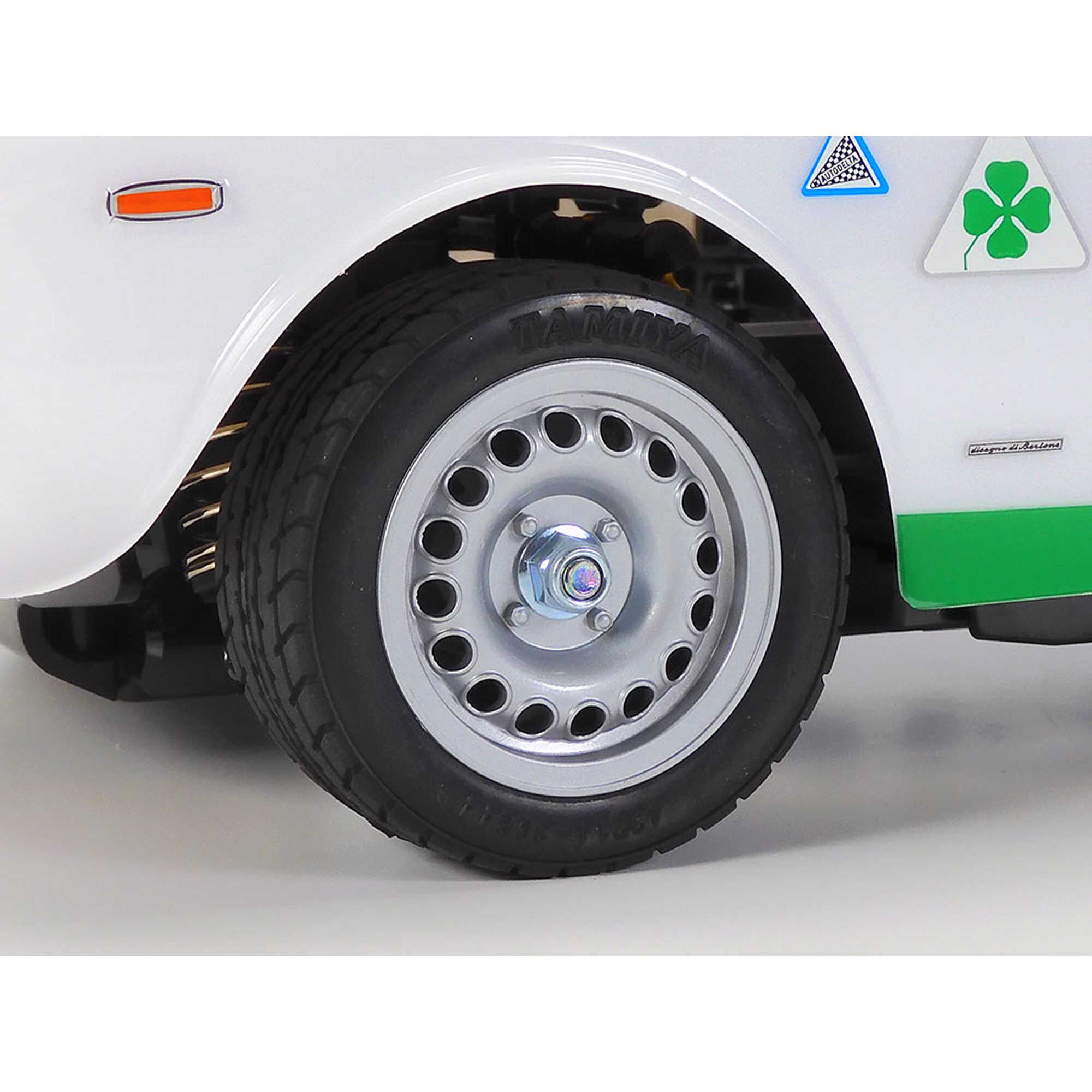 Tamiya 1/10 R/C Alfa Romeo Giulia Sprint GTA Club Racer (White Painted Body) (MB-01)