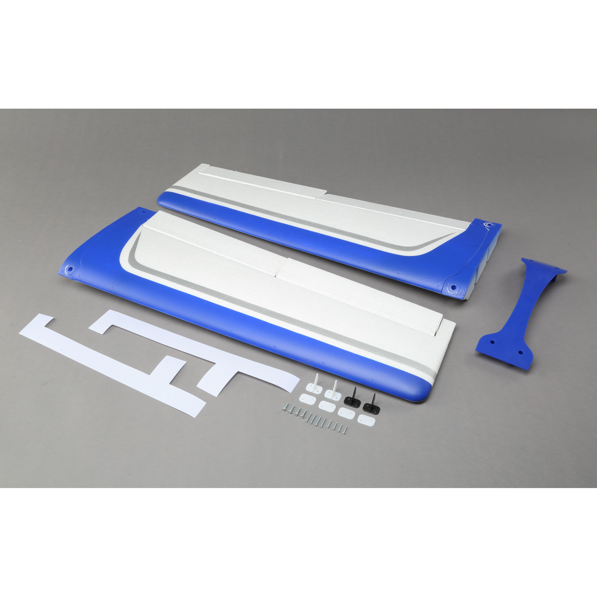 E-flite Wing: Valiant 1.3m