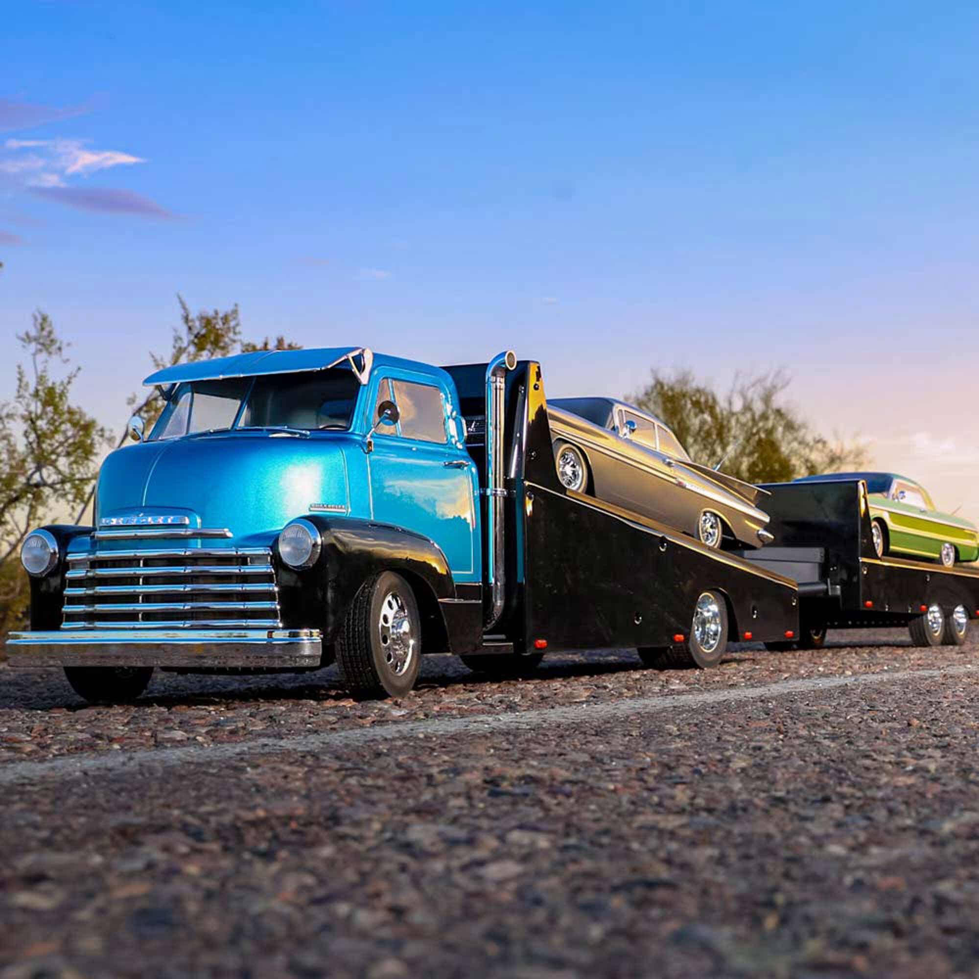 Redcat Racing 1/10 Custom 1953 Chevrolet Cab Over Engine Hauler RTR, Metallic Blue