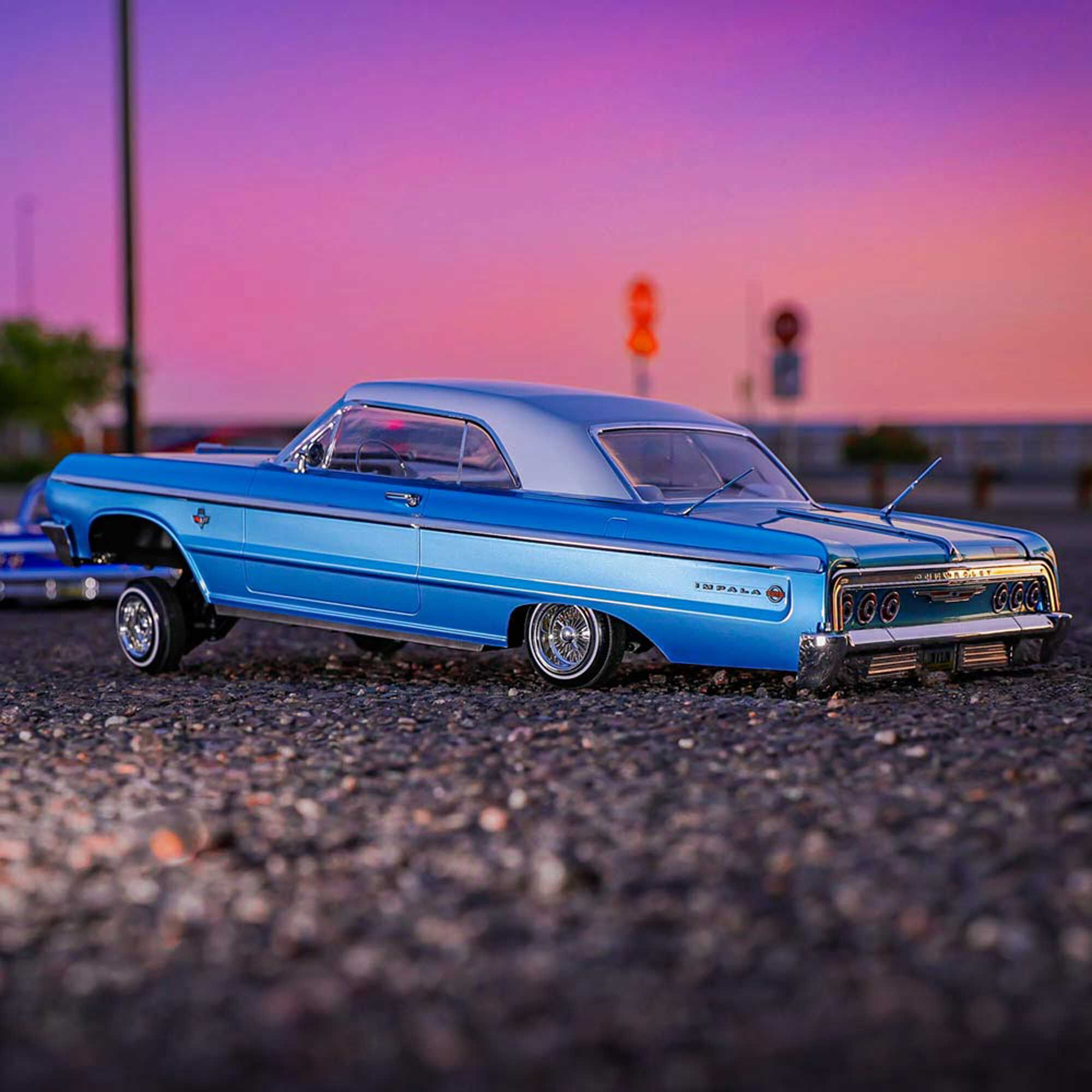 Redcat Racing 1/10 SixtyFour Chevrolet Impala Hopping Lowrider, Blue/White