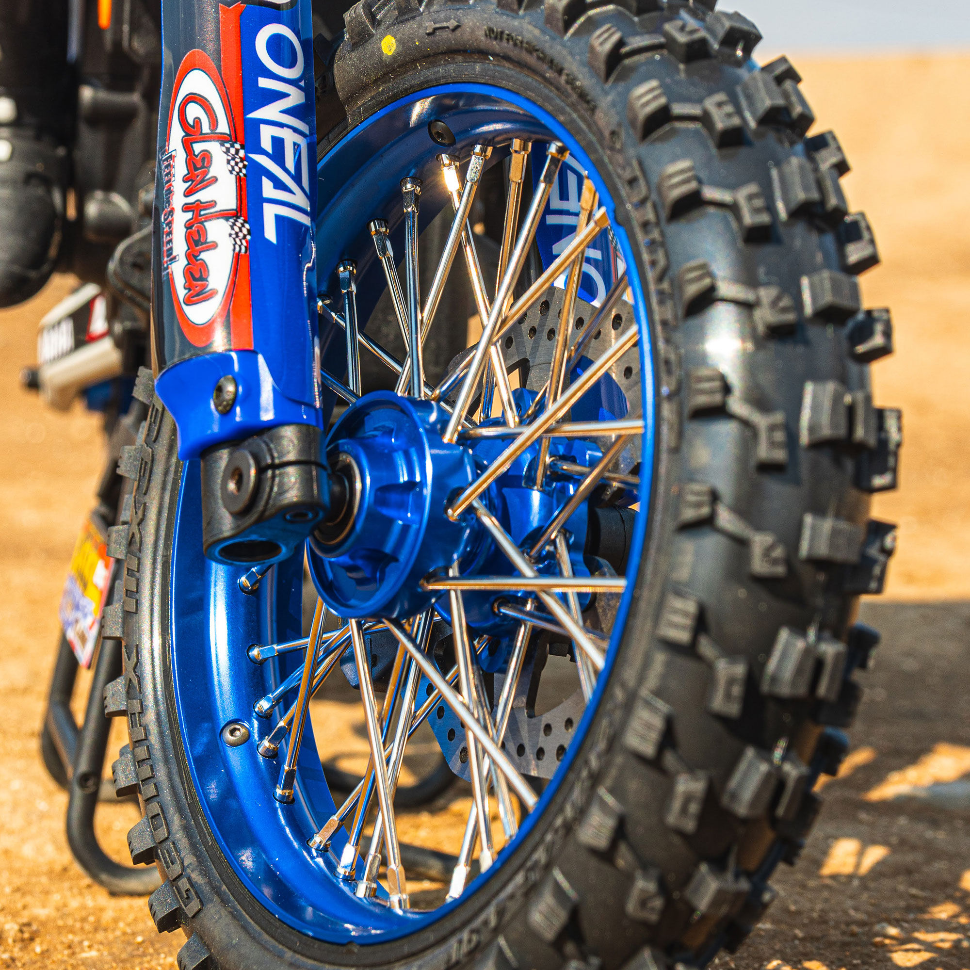 Pro-Line Racing 1/4 Pro-Spec Aluminum V2 Bead Front Wheel Blue/Blue (1): Promoto-MX