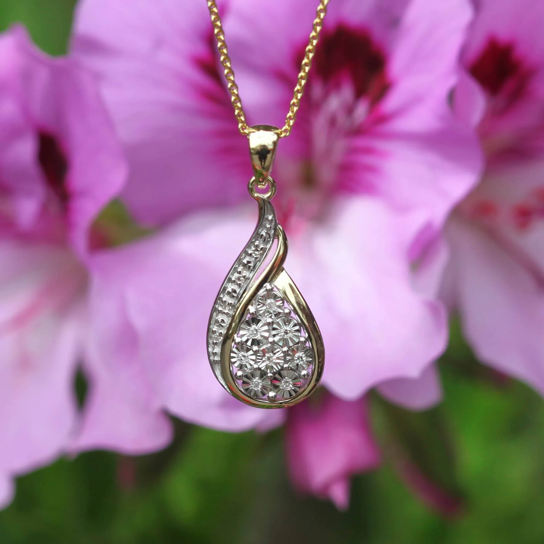 9ct Yellow & White Gold Diamond Pendant With Chain