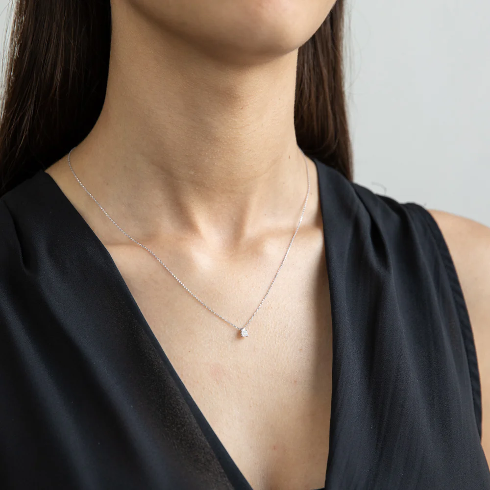 9ct White Gold Dazzling Diamond Pendant 45cm Chain