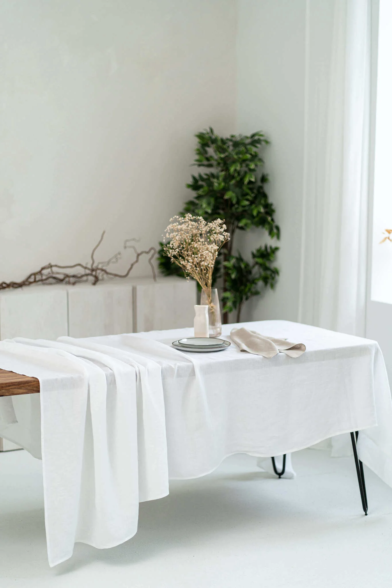Leinentischdecke in Weiß. Sondergrößen erhältlich