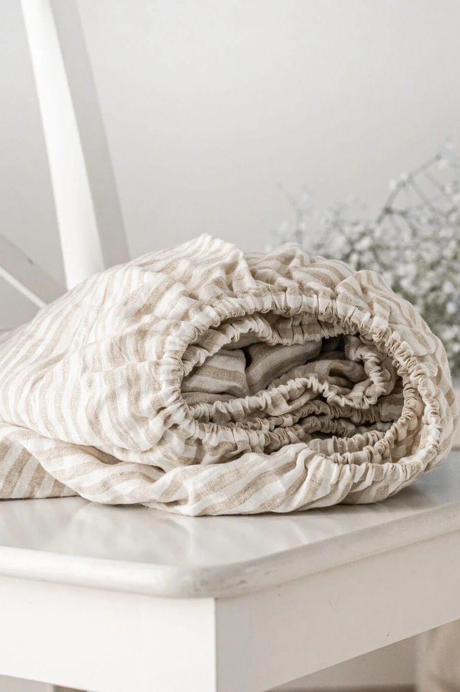 Spannbettlaken aus Leinen in der Farbe „Streifen Natur“