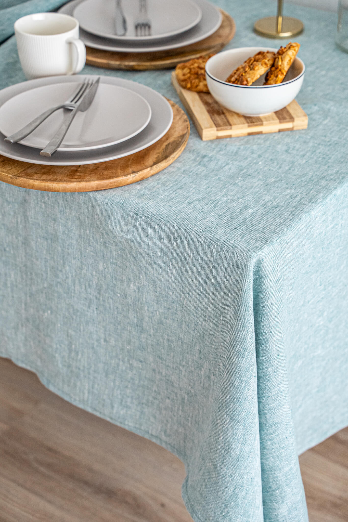 Tischdecke aus Leinen in Melange-Grün. Sondergrößen erhältlich