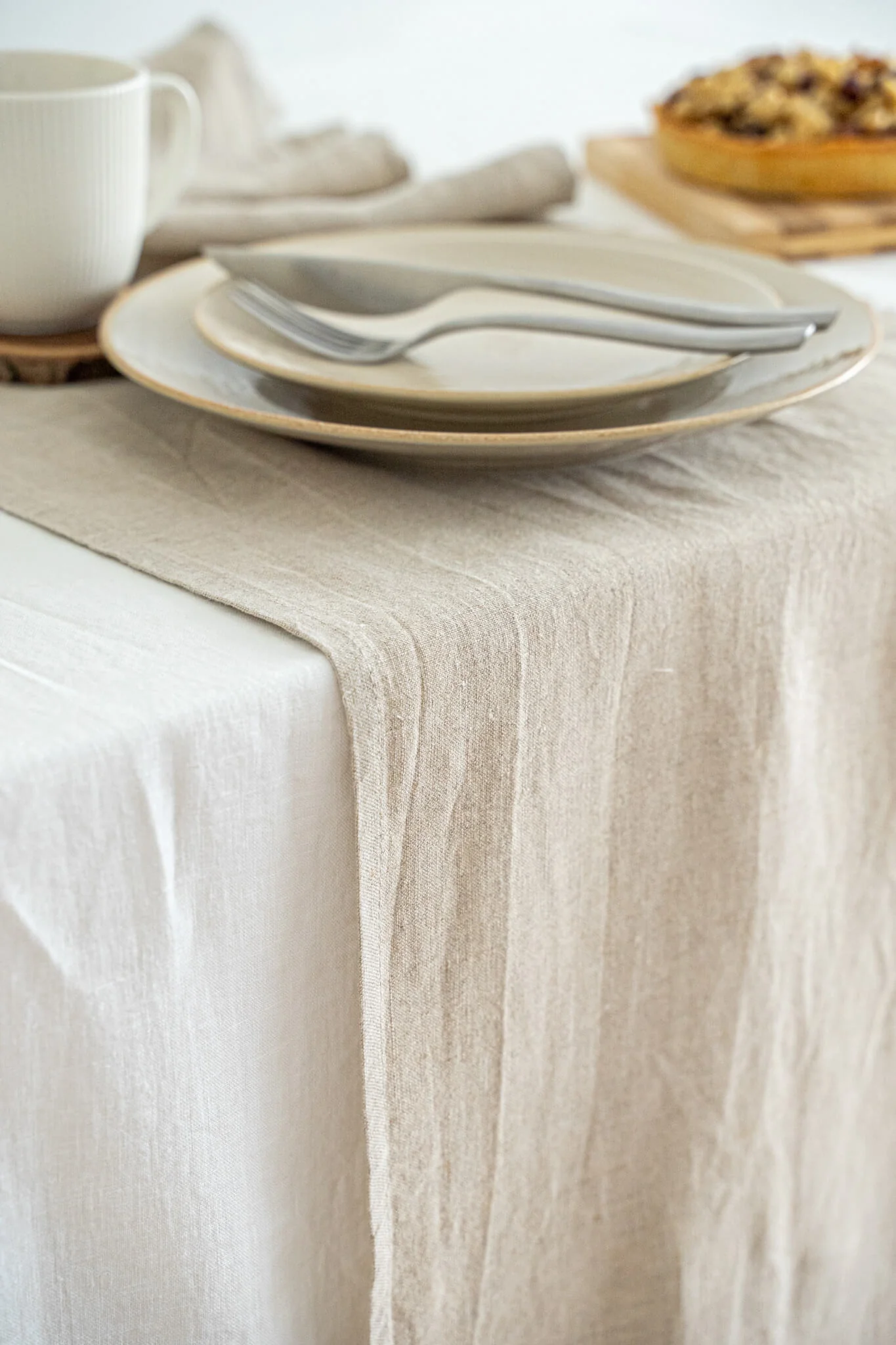 Tischläufer aus Leinen in Naturfarbe
