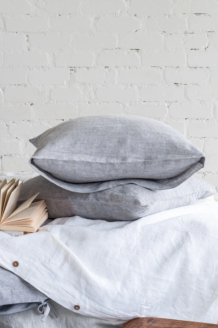 Kissenbezüge aus Leinen mit Hotelverschluss in der Farbe Melange Grey (2er-Set)