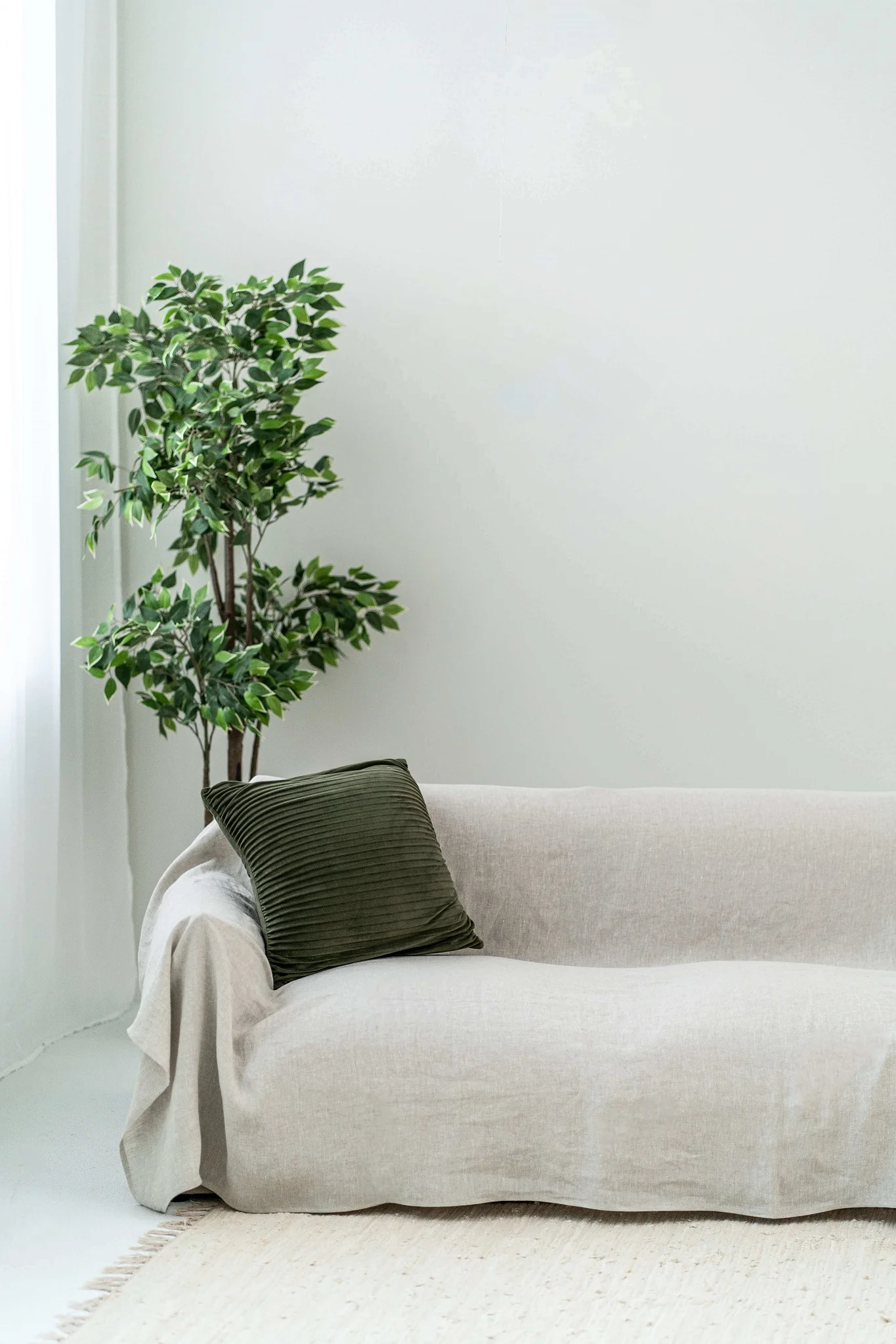Sofabezug aus Leinen in der Farbe Natural Light. Sondergrößen erhältlich