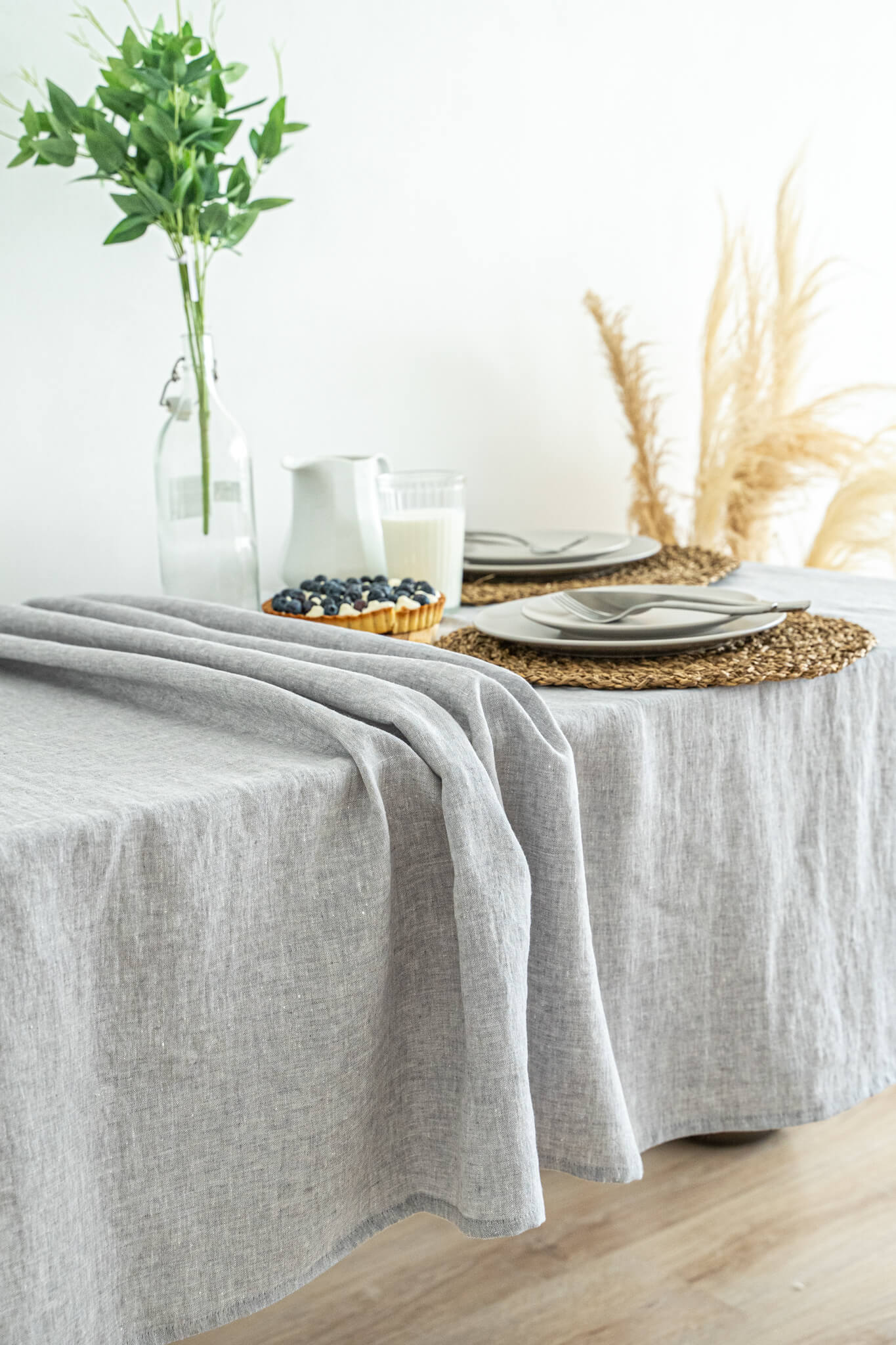 Tischdecke aus Leinen in Melange-Grau. Sondergrößen erhältlich