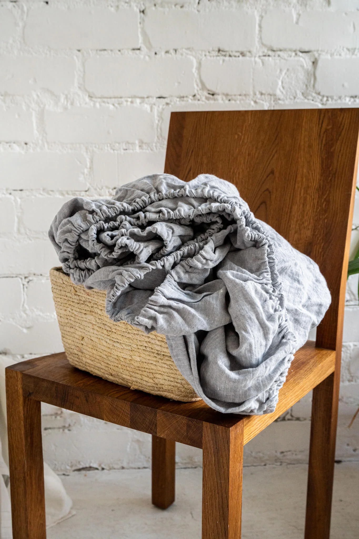 Spannbettlaken aus Leinen in der Farbe Melange Grey