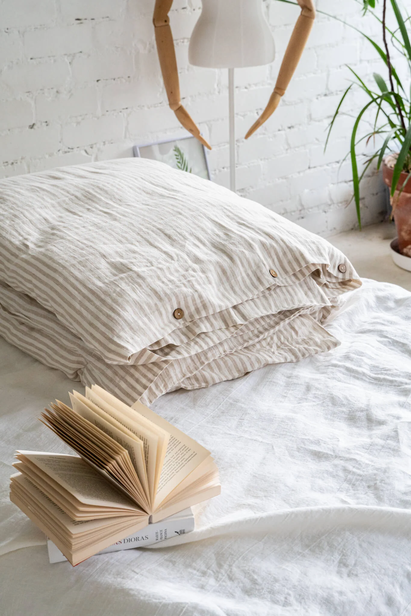 Bettbezug aus Leinen in der Farbe „Streifen Natur“