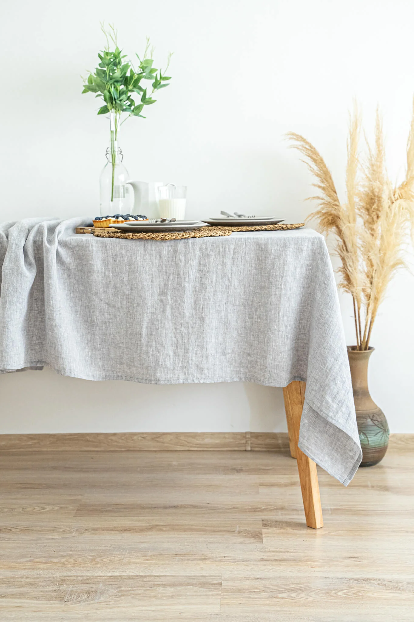 Tischdecke aus Leinen in Melange-Grau. Sondergrößen erhältlich