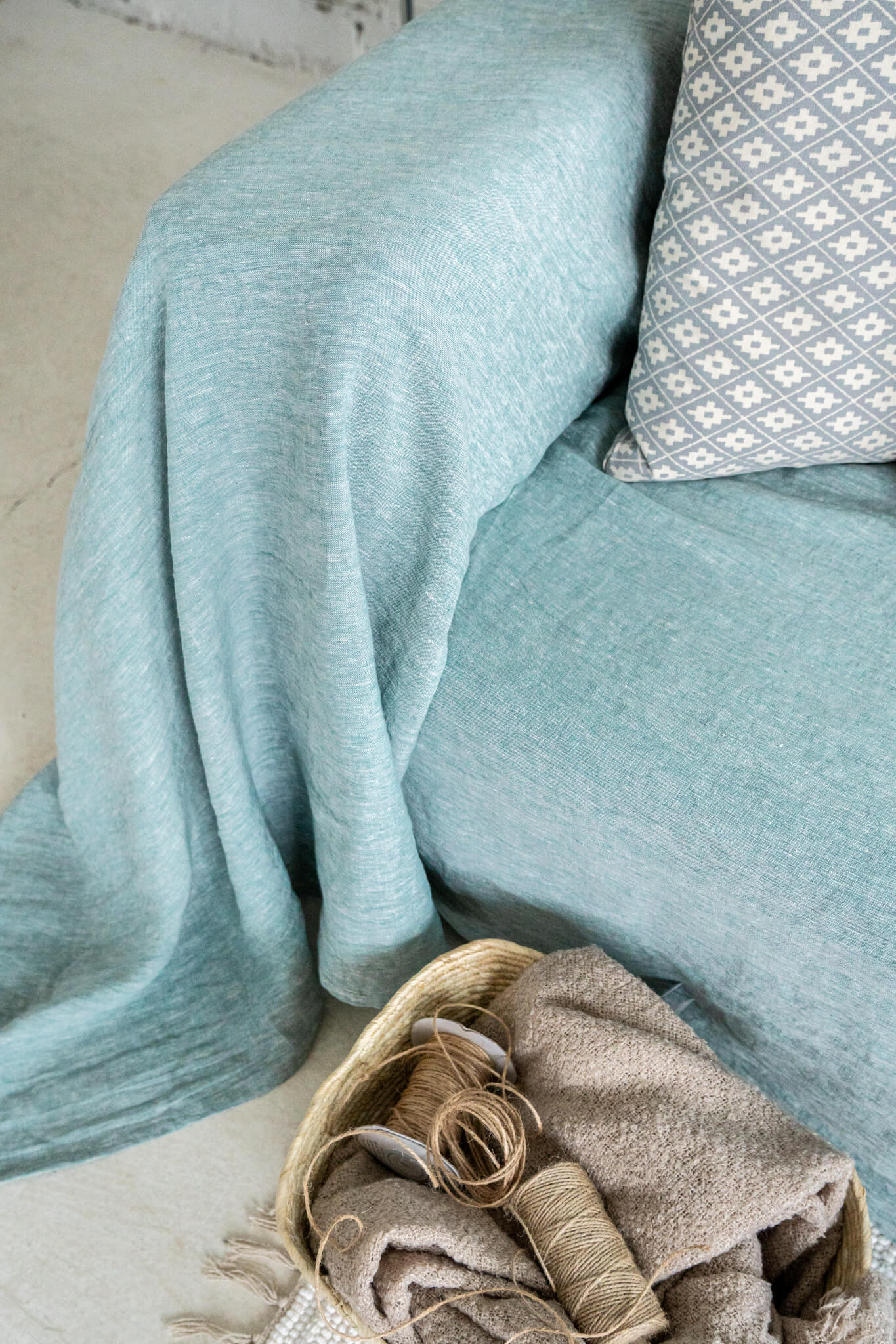 Sofabezug aus Leinen in Melange-Grün. Sondergrößen erhältlich