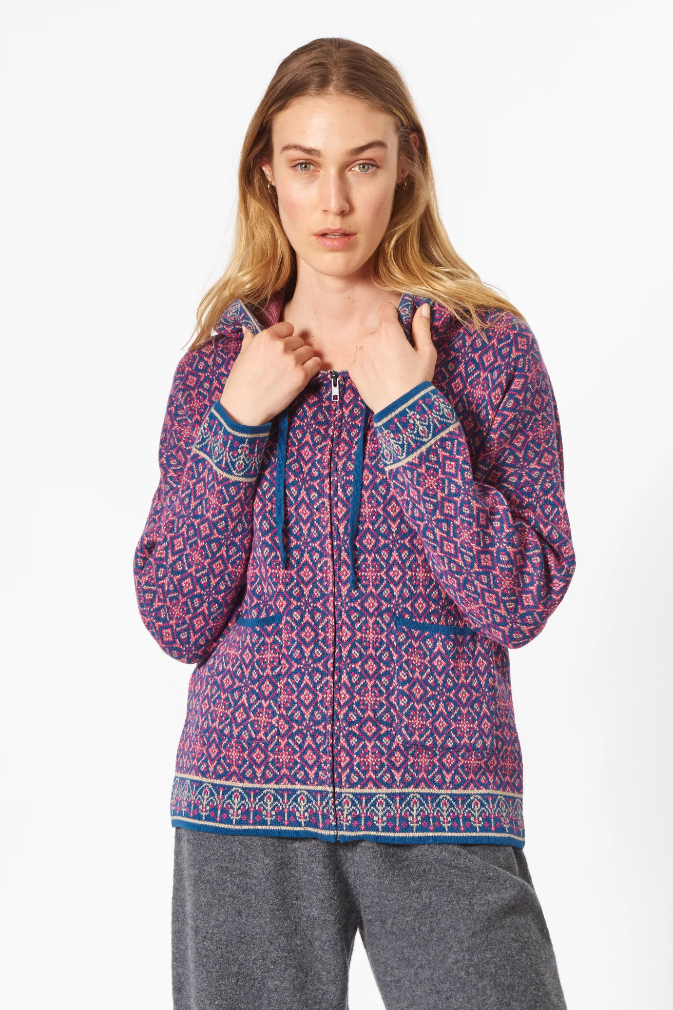 Kapuzenjacke im Jacquard-Design aus Bio-Baumwolle