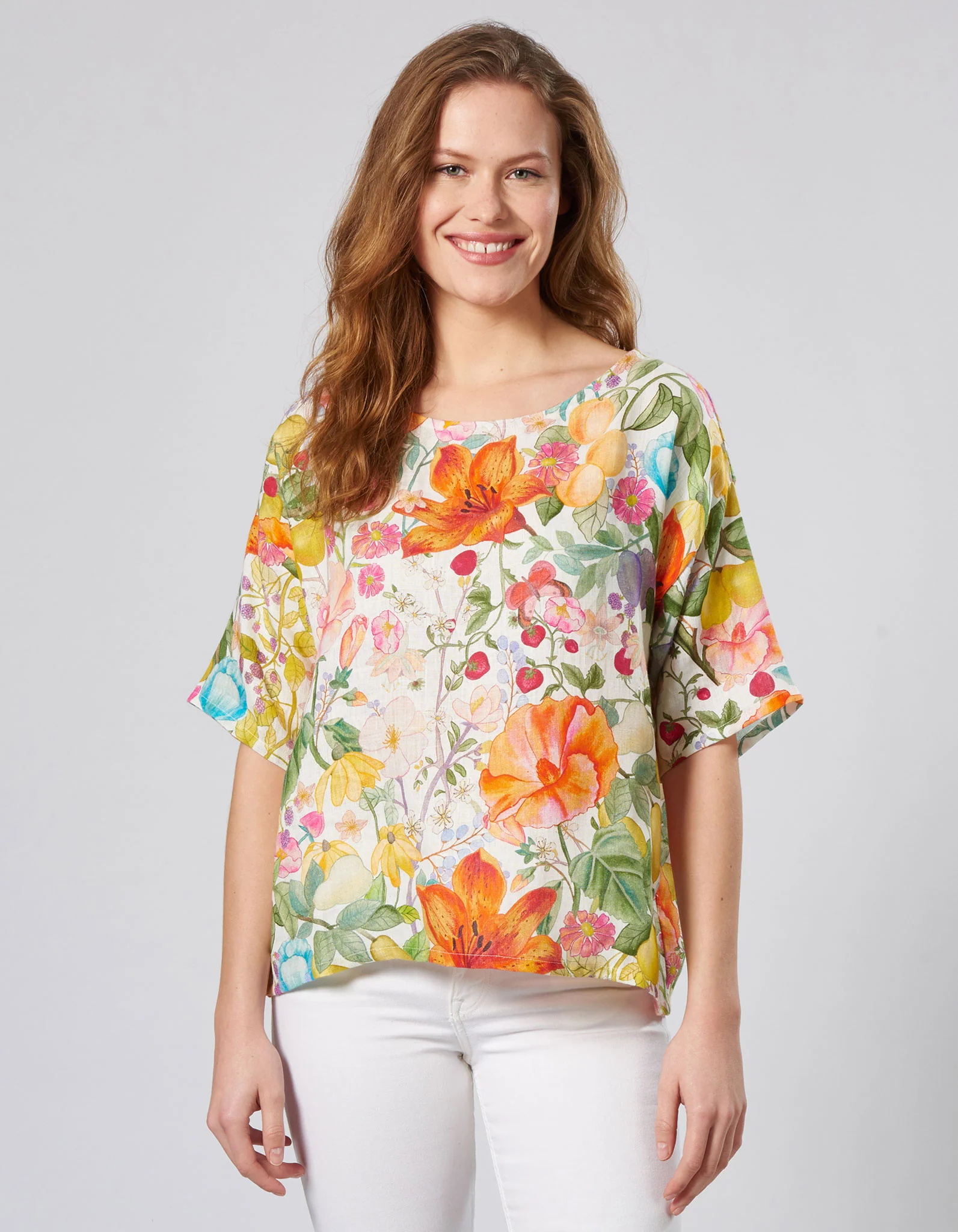 Leinenshirt Belina wei mit floralem Muster