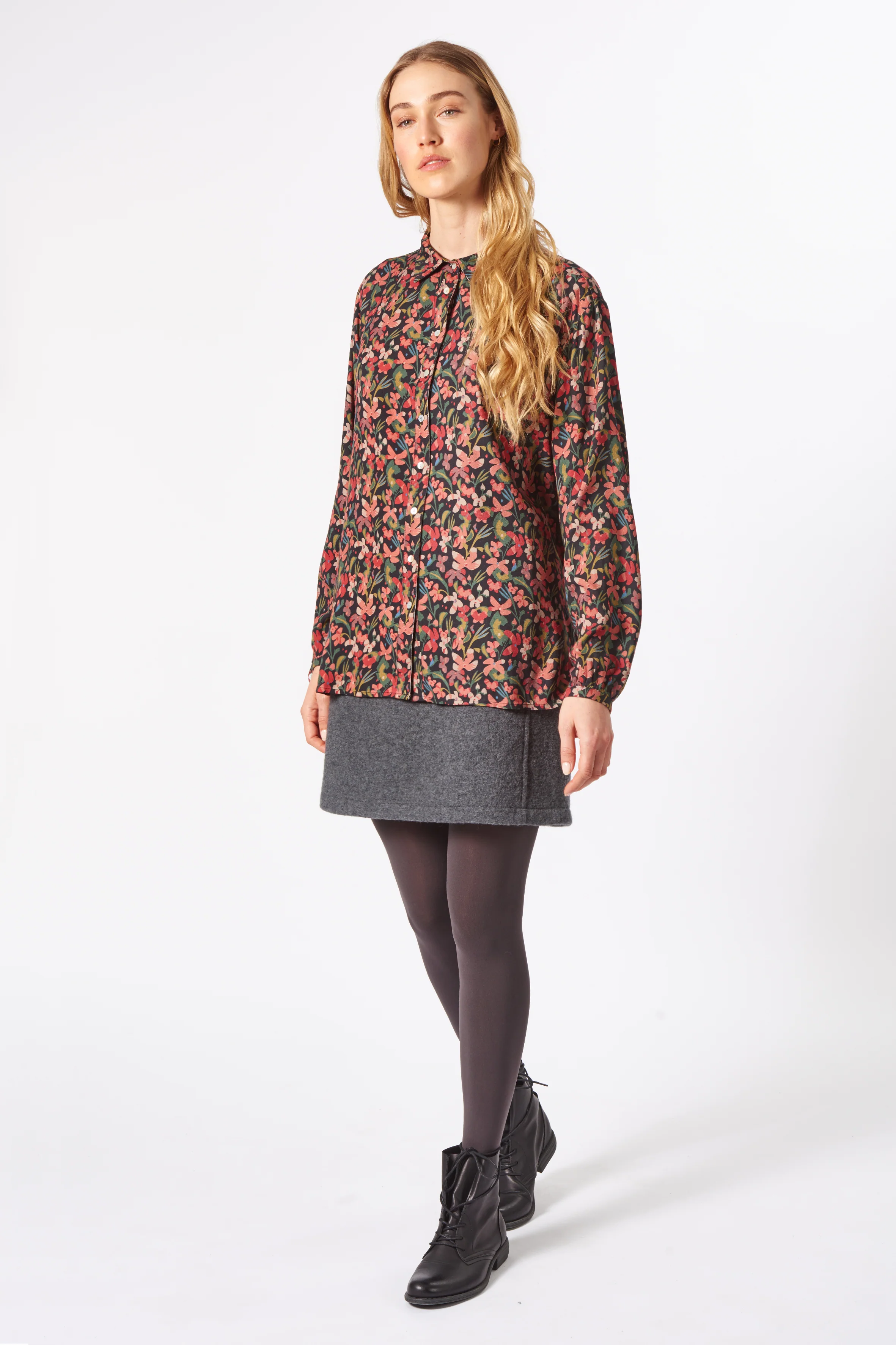Hemdbluse in regurlar fit aus 100%  Viskose mit Blumenmuster