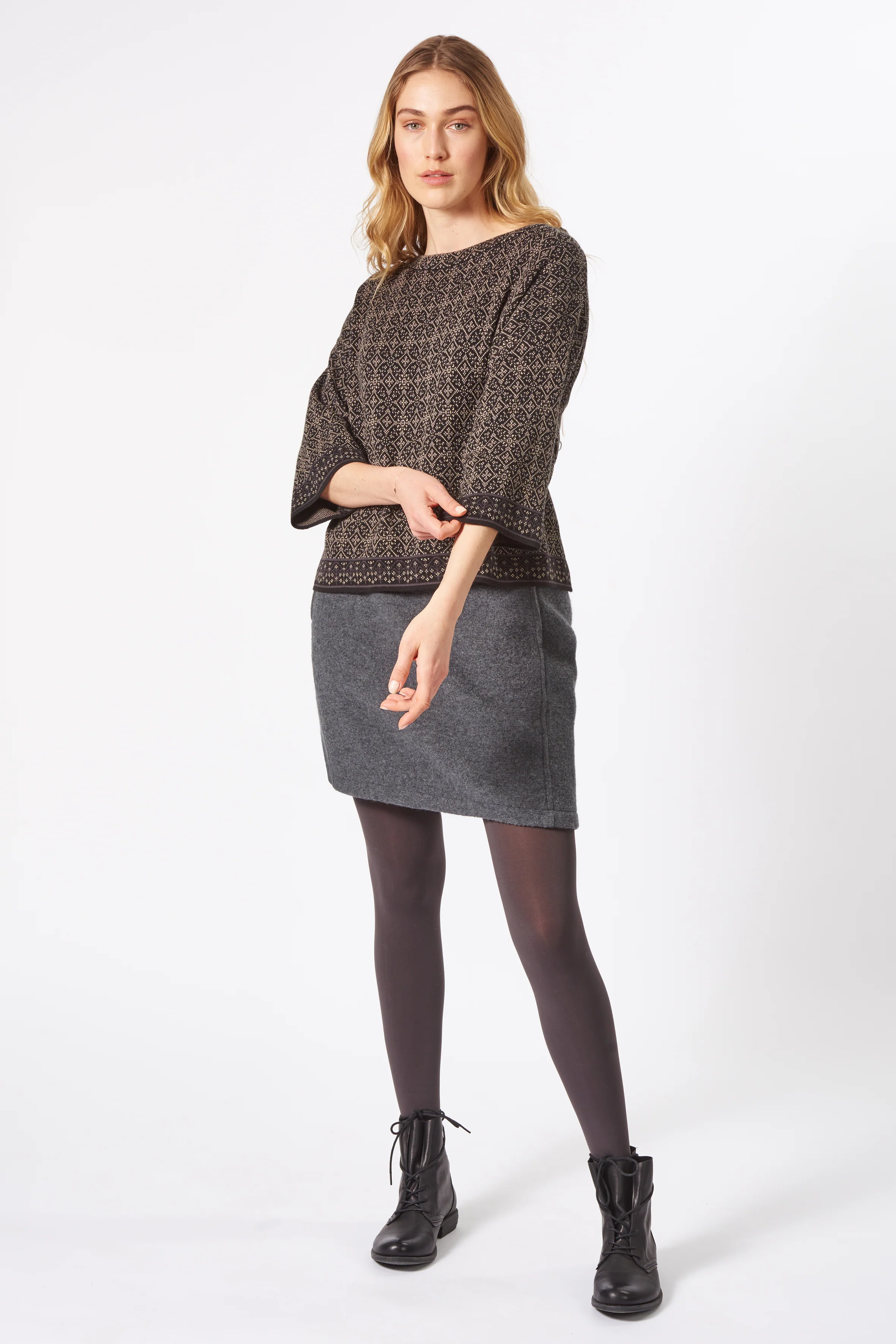 Pullover mit dekorativer Sumen-Bordüre aus Bio-Baumwolle