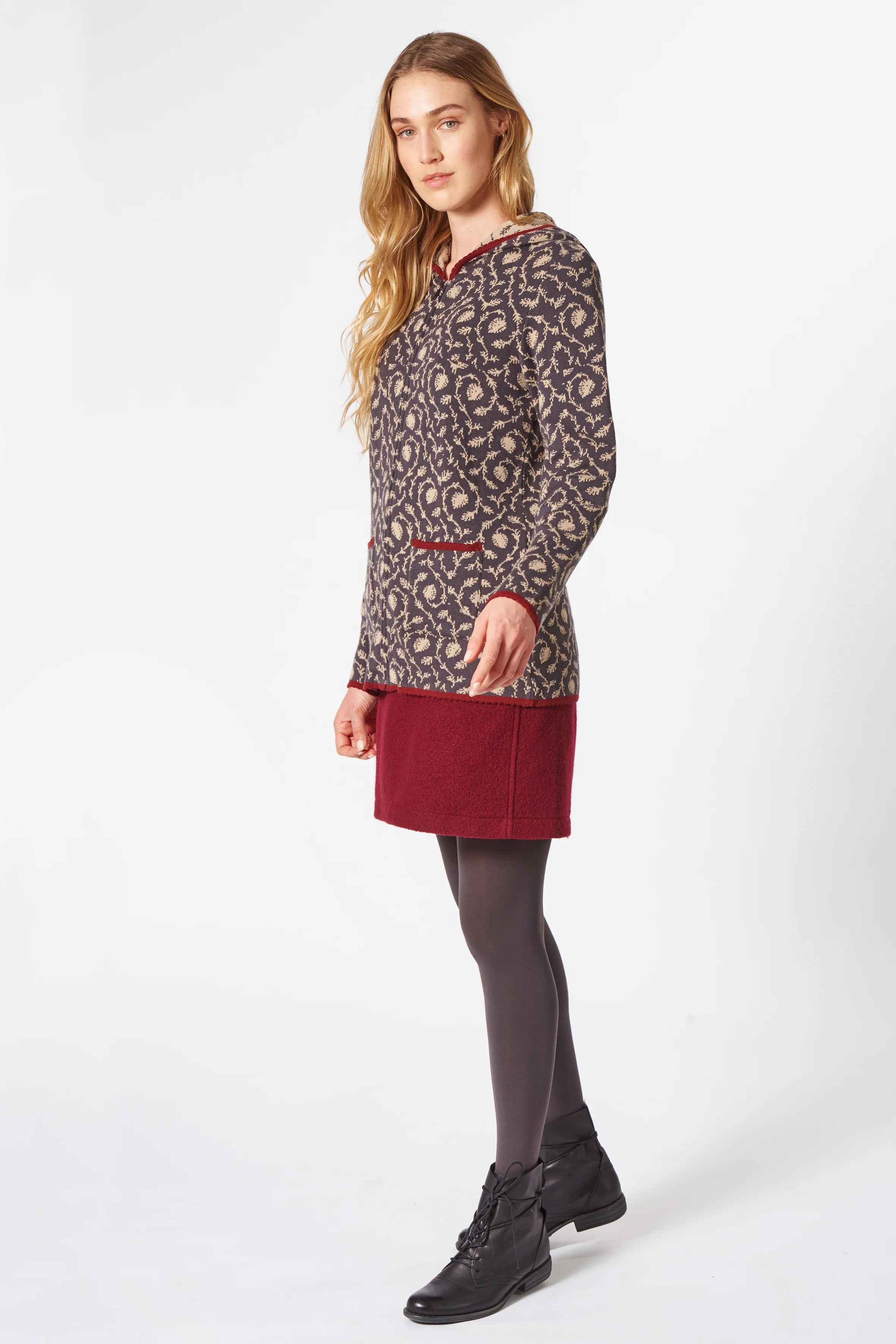 Hochwertige Kapuzenjacke aus Bio-Baumwolle im Jacquard-Strick