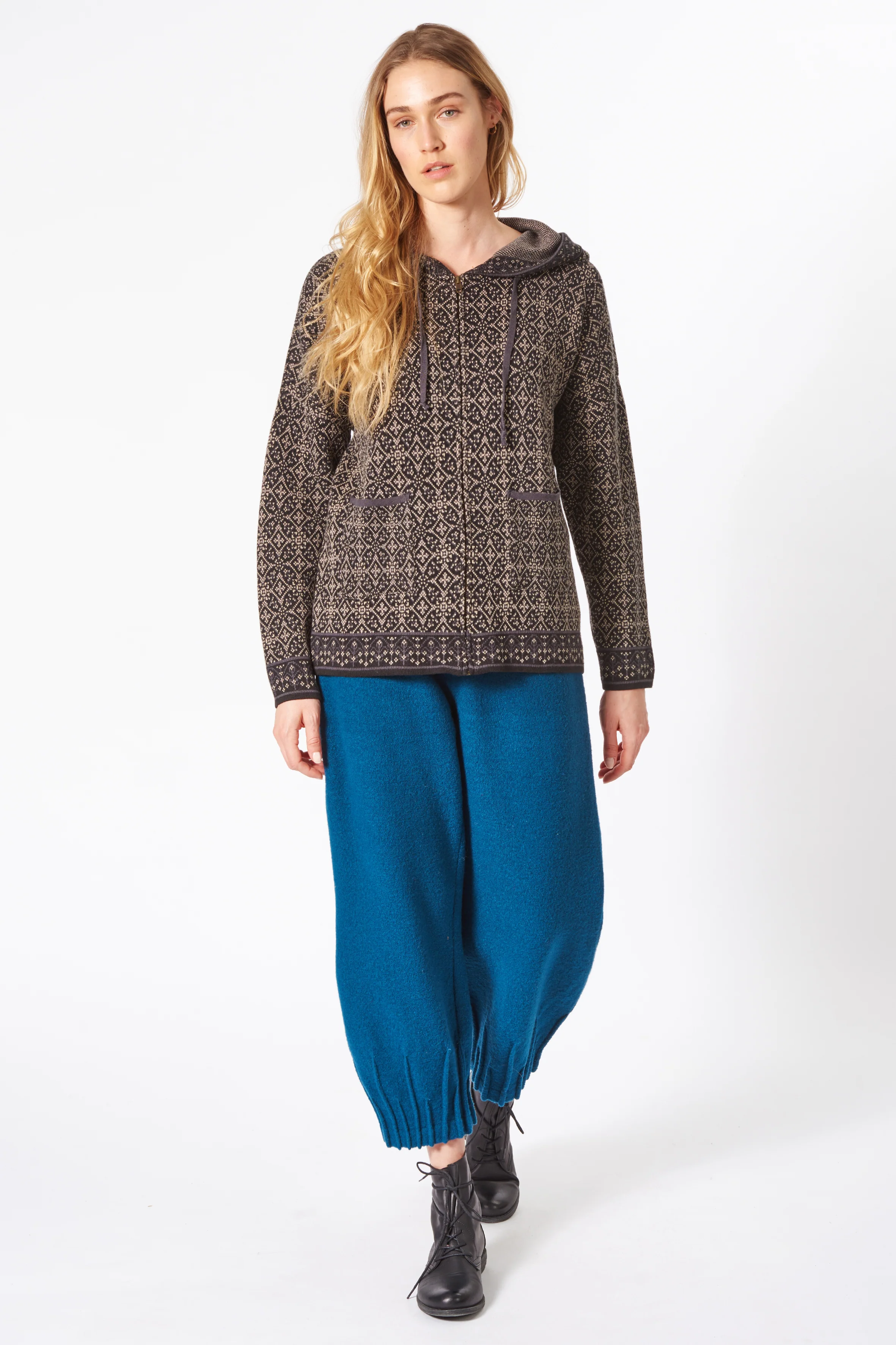 Kapuzenjacke im Jacquard-Design aus Bio-Baumwolle