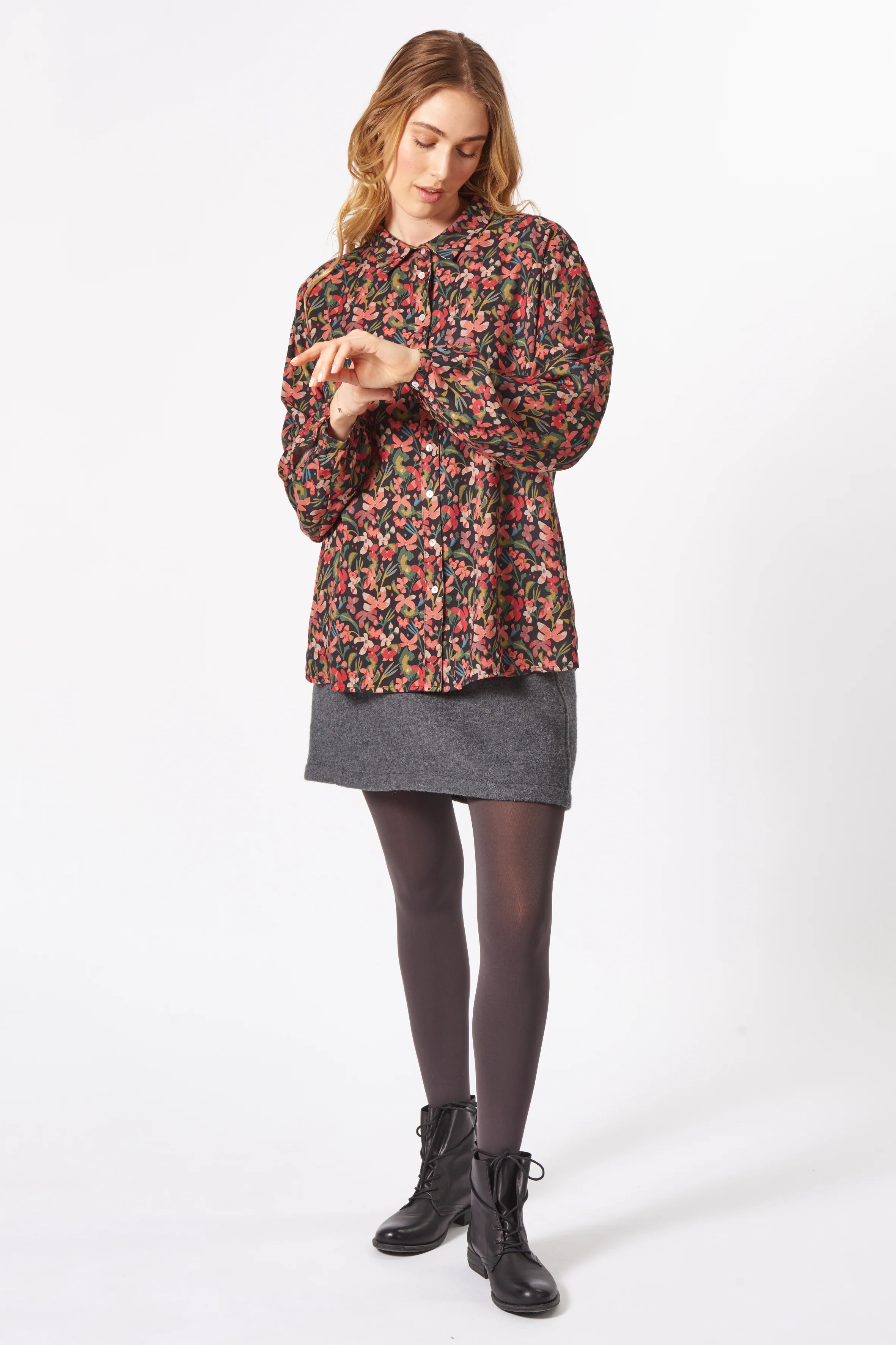 Hemdbluse in regurlar fit aus 100%  Viskose mit Blumenmuster
