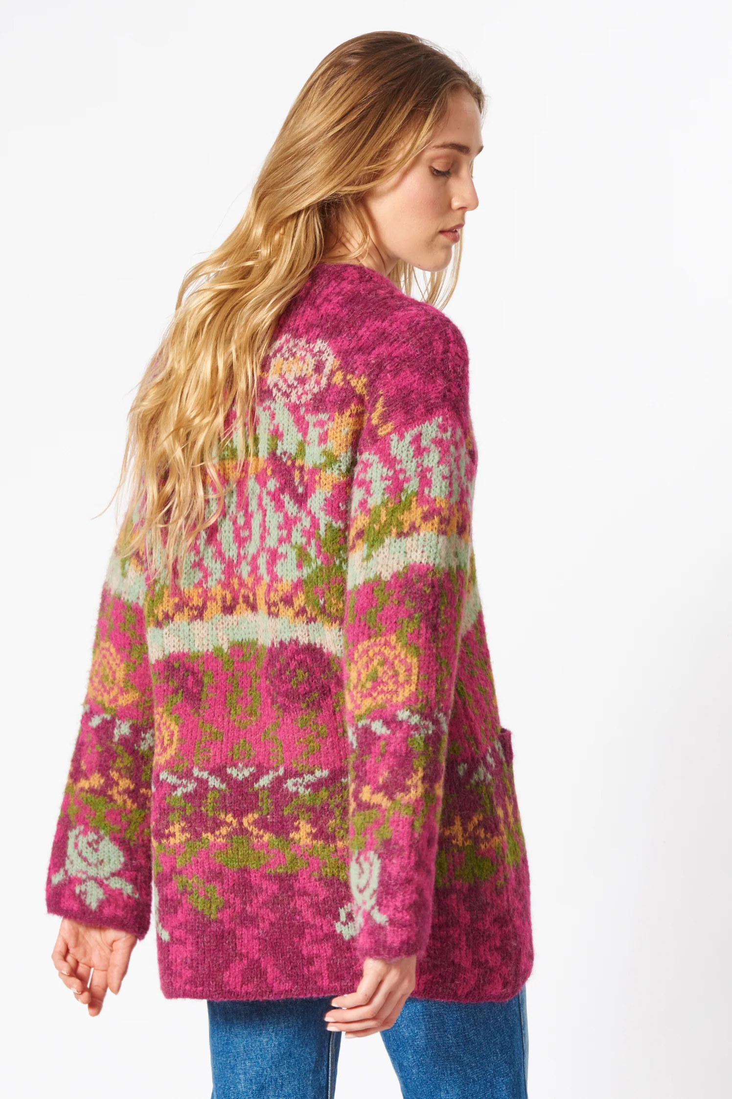 Alpaka-Jacquard-Cardigan mit abstraktem floralem Strickmuster