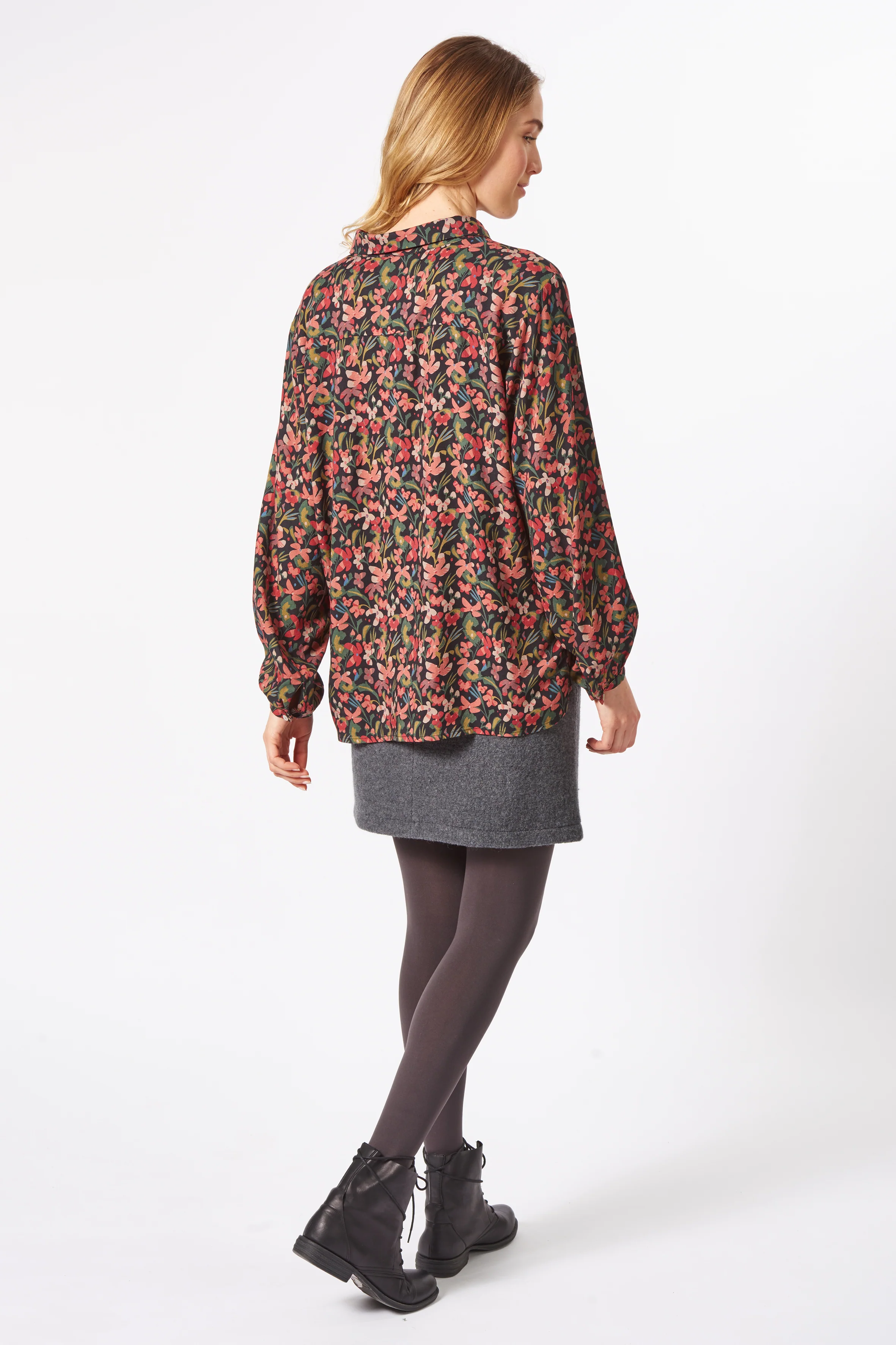 Hemdbluse in regurlar fit aus 100%  Viskose mit Blumenmuster