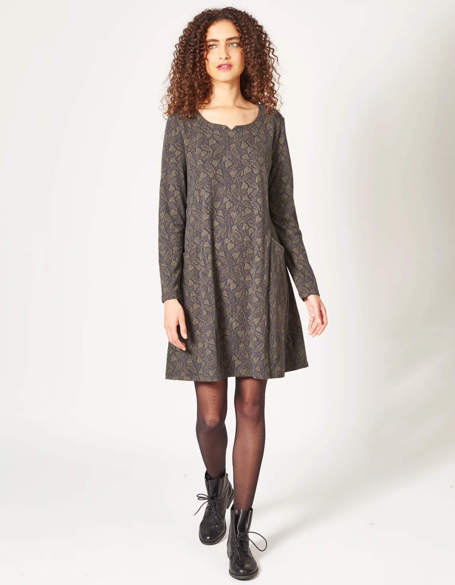 Midikleid aus Bio-Baumwollmischung mit Blattmuster