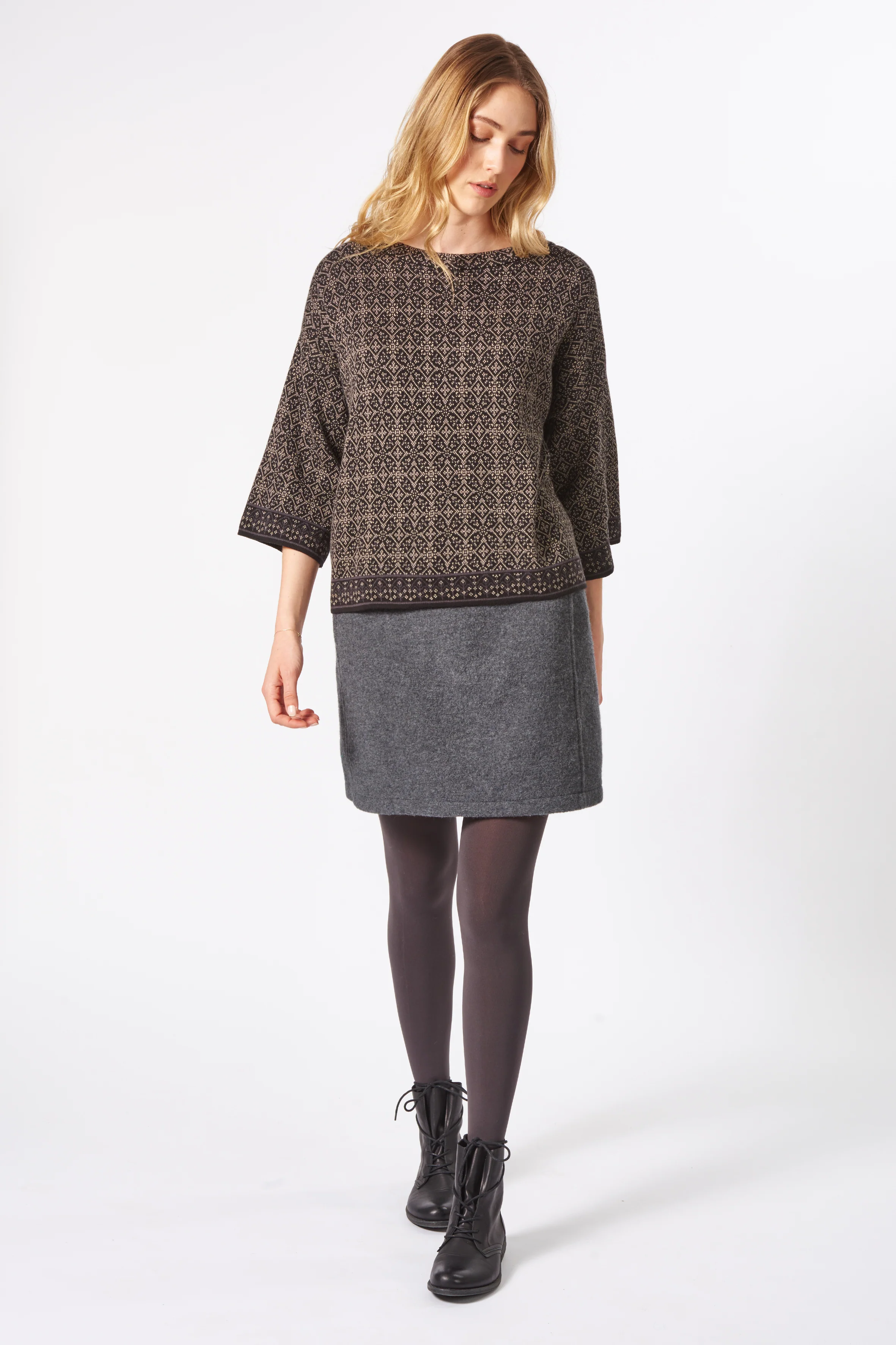 Pullover mit dekorativer Sumen-Bordüre aus Bio-Baumwolle