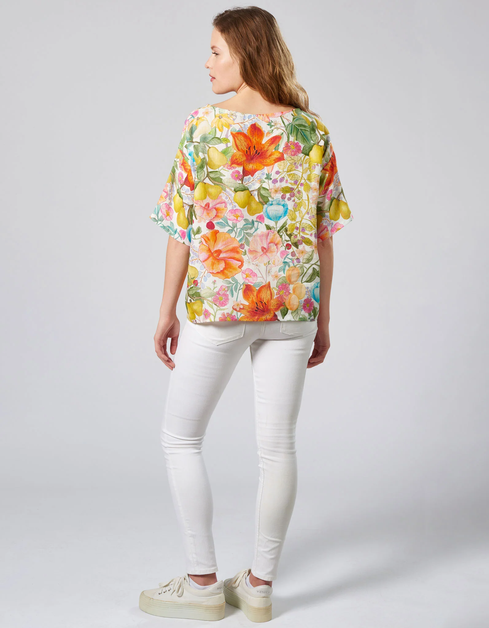 Leinenshirt Belina wei mit floralem Muster