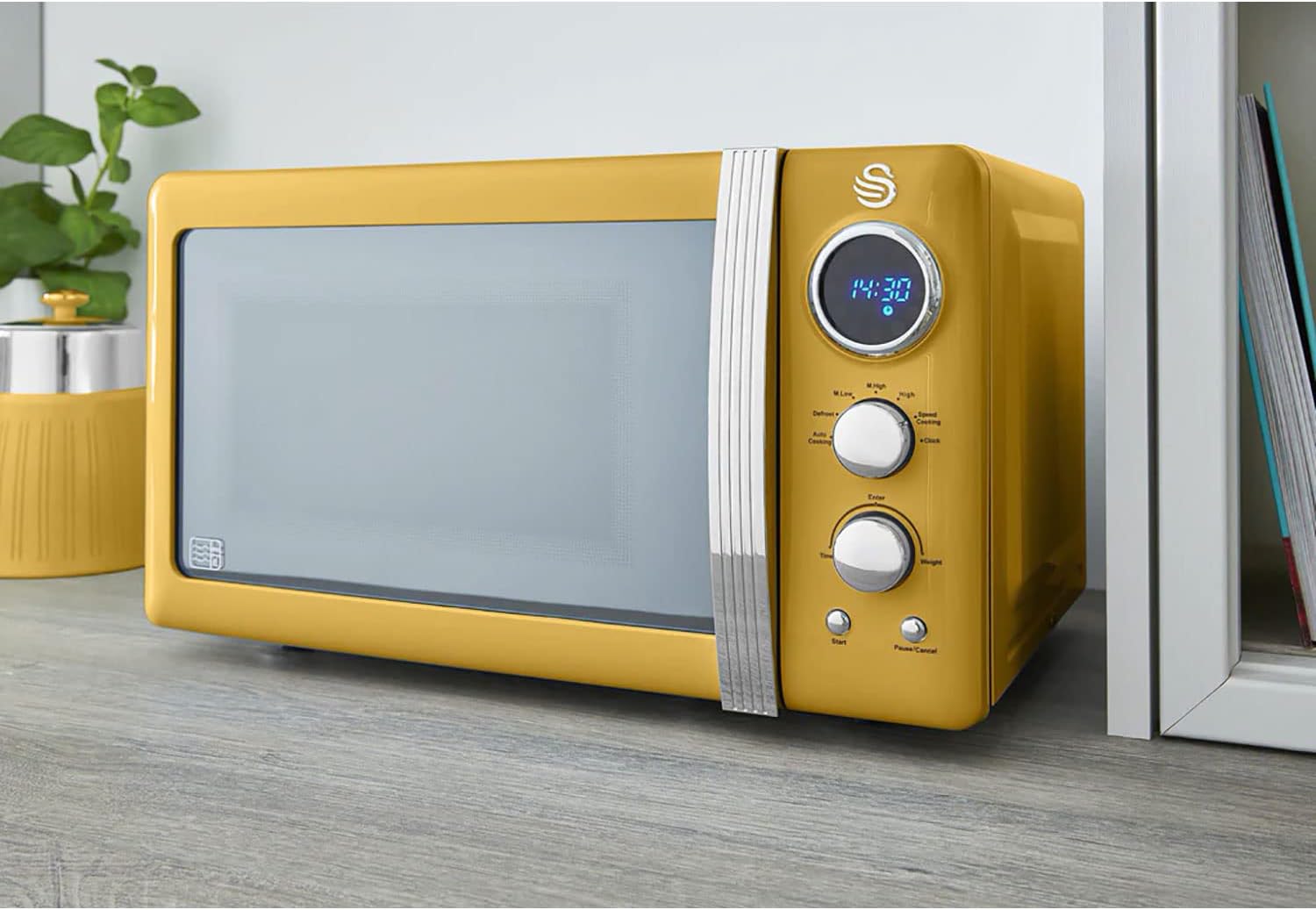 Swan Retro SM22030GRNEU Micro-ondes Numérique 20L, 5 Niveaux de Puissance, Fonction Décongélation, Minuterie 60 Minutes, Porte à Effet Miroir, Plateau Tournant 27cm, Design Vintage, Gris, 800W