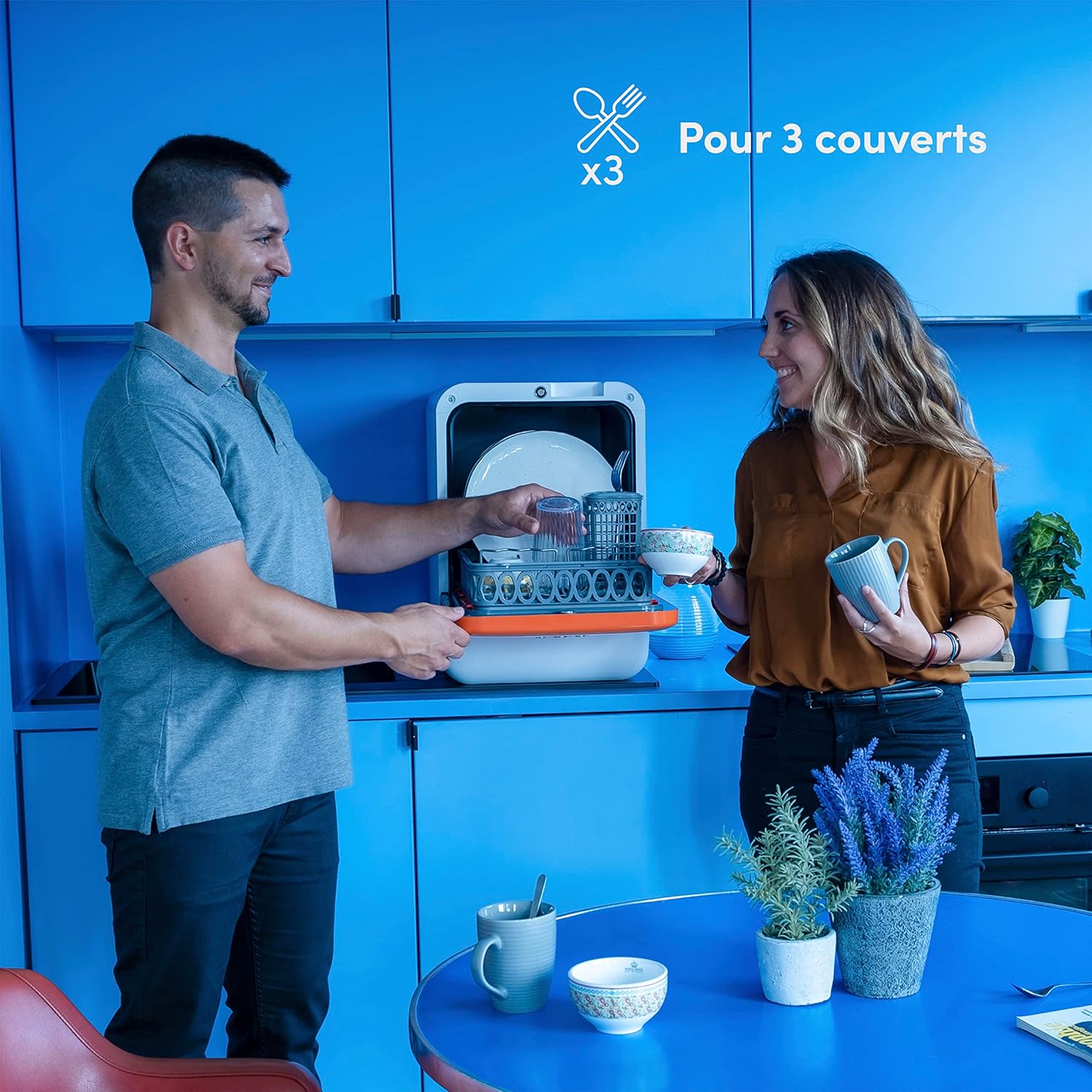 DAAN TECH Bob - Lave-vaisselle Compact 3 Couverts Encastrable - Pose Libre, Avec Réservoir, Portable - Séchage Naturel - Assiette 29 cm - Label Origine France Garantie, Eco-Conçu (Blanc-Rouge)