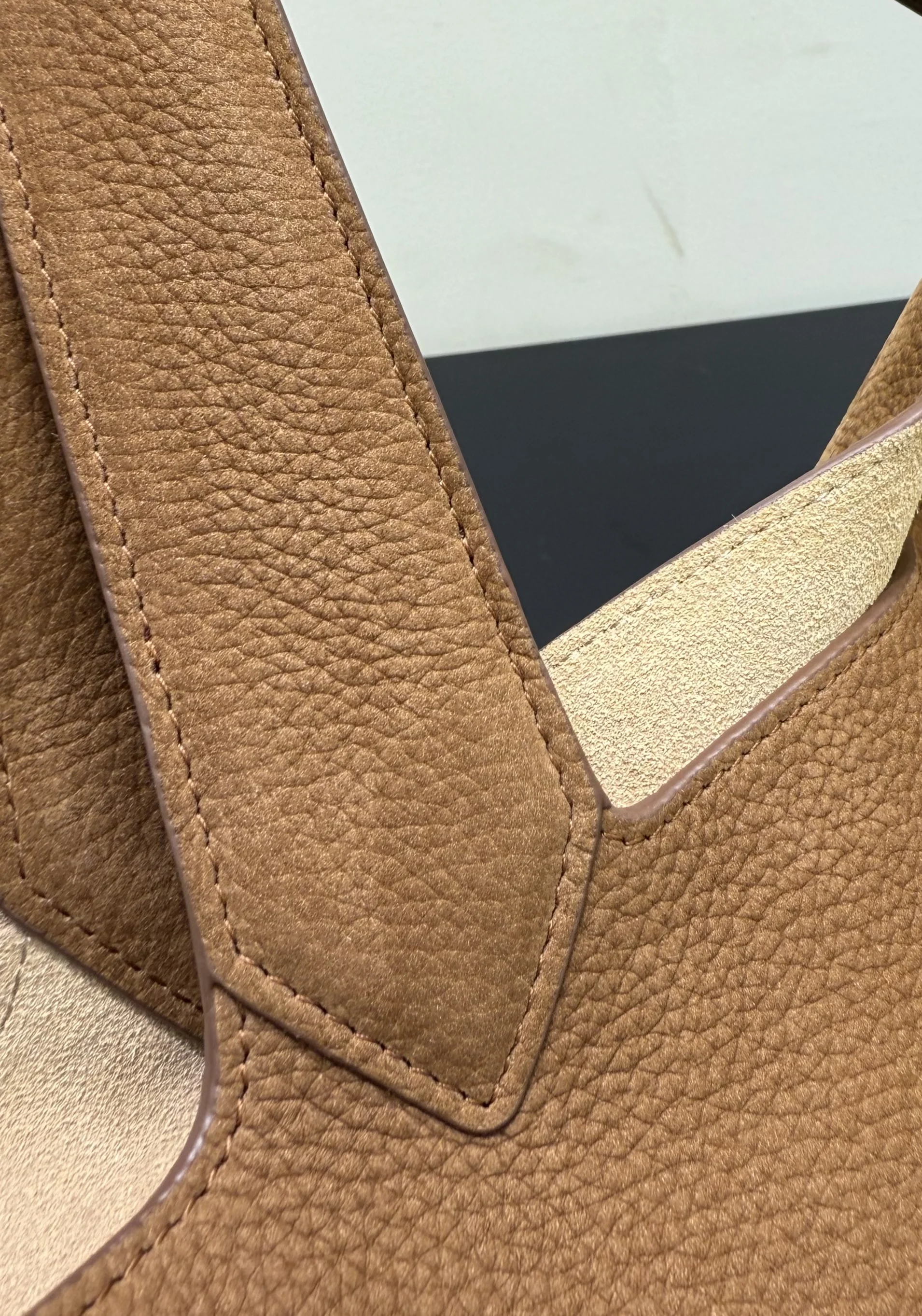 Exclusive custom sliding velvet cowhide leather handbag for Tote portable shopping bag in summer 2025