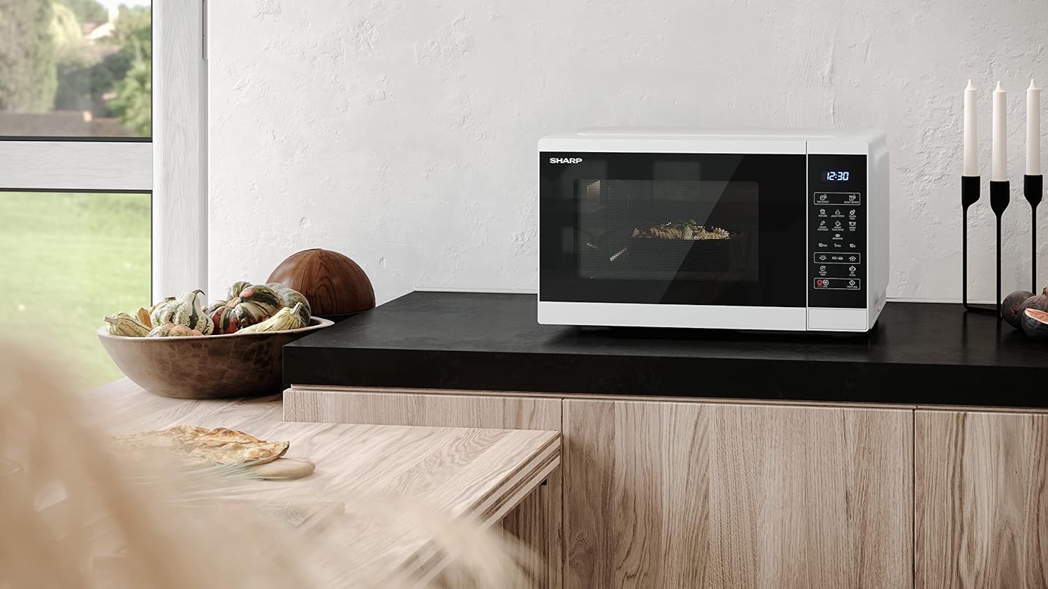 Sharp YC-MG252AE-B, Four micro-ondes, Noir de 25 litres avec gril