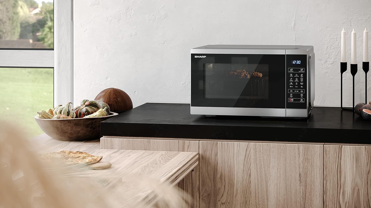 Sharp YC-MG252AE-B, Four micro-ondes, Noir de 25 litres avec gril