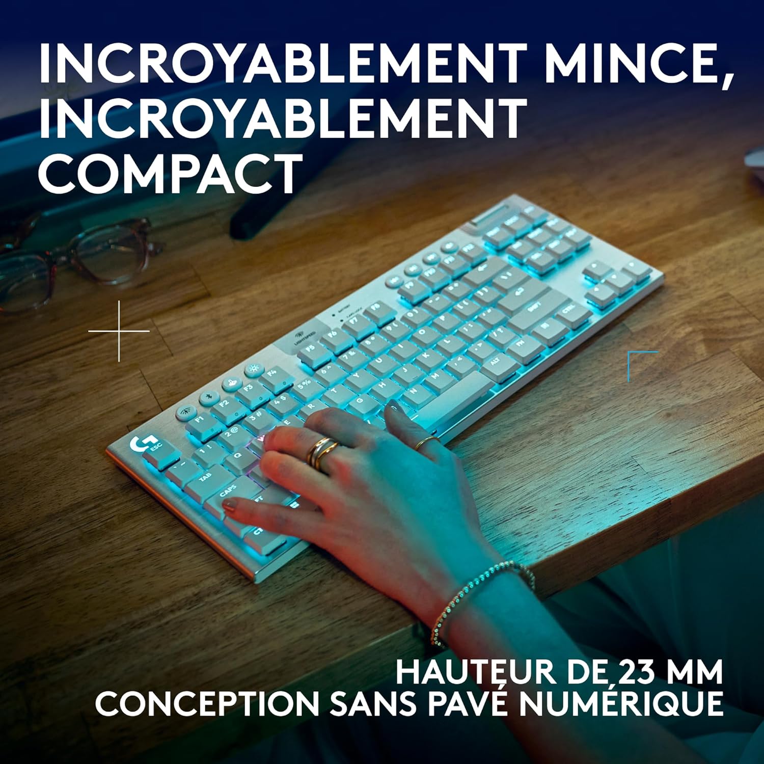 Logitech G915 TKL Tenkeyless LIGHTSPEED Clavier Gamer Mécanique, Switch ultra-plat GL Tactile, RGB LIGHTSYNC, Design élégant et mince, 40+ heures de jeu, Franais AZERTY - Noir