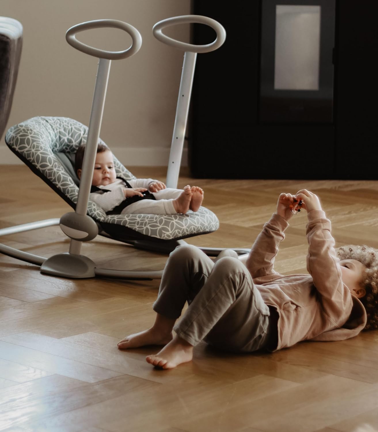 Béaba, Transat Up & Down IV, Transat Réglable en Hauteur, Unisexe pour Bébé et Enfants, 3 Positions d'Inclinaison, Harnais Sécurité 5 Points, Réducteur de Naissance, Gris minéral et miel