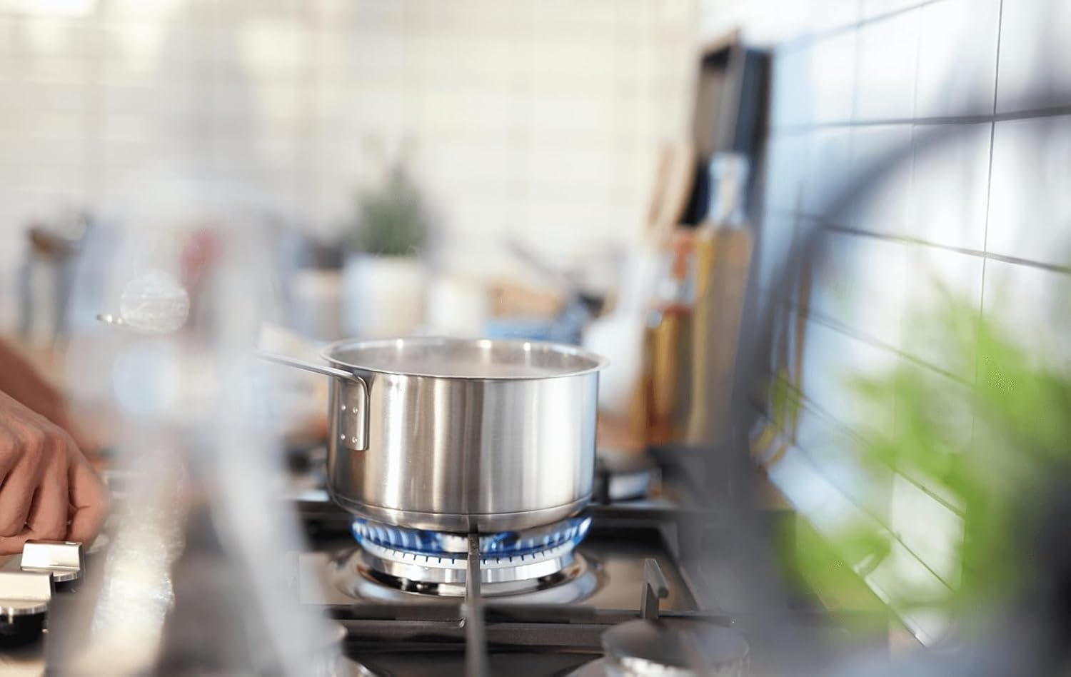 beko FSG62000DW Beko-FSG62000DW-Cuisine et Four Intégré au Gaz, Plaque de cuisson avec 4 Cuisinières - Blanc, 60 x 60 x H 85 cm, 2900 W, 64 litres, acier inoxydable