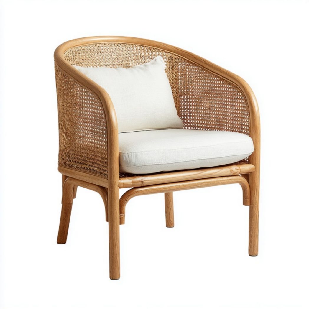 Fauteuil en rotin et bois avec coussins en lin
